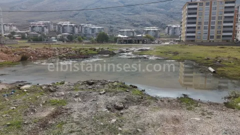 1 haftadır akan kanalizasyon vatandaşı isyan ettirdi