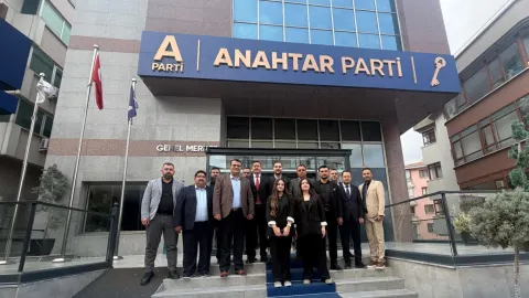 Anahtar Parti Dulkadiroğlu Teşkilatından Yavuz Ağıralioğlu’na Anlamlı Hediye!