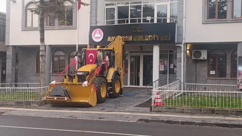 Andırın Belediyesi Gücüne Güç Kattı: Yeni İş Makinesi Sahaya İniyor! | Andırın Postası