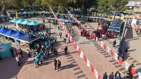 Bilim Şenliği KAFUM'da Kapılarını Ziyaretçilerine Açtı!