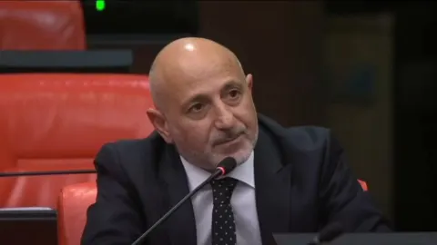 CHP’li Öztunç Meclis’te Çiftçinin Sesi Oldu: "Göksun’da Elma, Maraş’ta Zeytin Dalda Kaldı!"