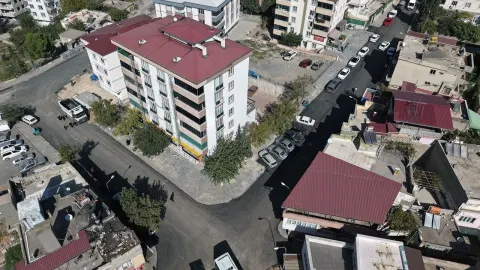 Dulkadiroğlu Divanlı Mahallesi’nde Asfalt Çalışmaları Sürüyor