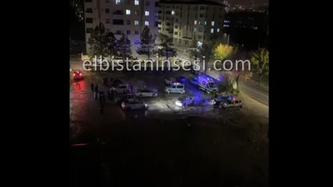 Elbistan’da bir dairesinde çatlak oluşan apartman tahliye edildi