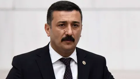 İYİ Partili Türkoğlu’ndan Halk TV’ye kayyım atanmasına tepki: İstibdat döneminden beter!