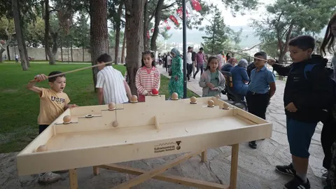 Kahramanmaraş Kalesi çocukların oyun ve neşe dolu buluşmasına ev sahipliği yapıyor