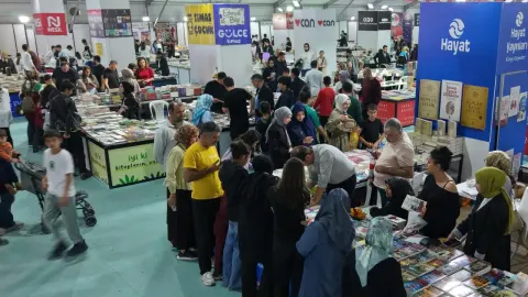 Kahramanmaraş Kitap Fuarı 9'uncu gününde binlerce ziyaretçiyi ağırladı