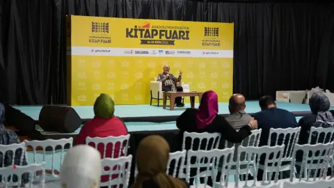Kahramanmaraş Kitap Fuarı’nda Savaş Barkçin Rüzgârı: KAFUM’da Değerler Eğitimi Zirvesi