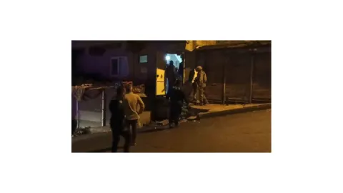 Kahramanmaraş Onikişubat'ta Oğlunun Para İsteğine Olumsuz Yanıt Veren Anne Bıçakla Rehin Alındı.