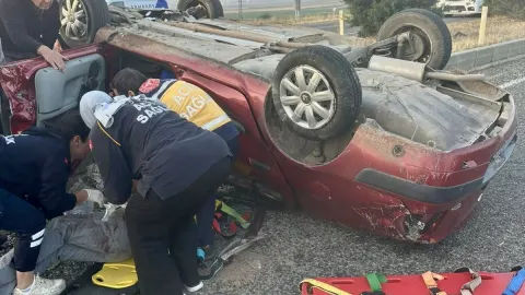 Kahramanmaraş Pazarcık'ta takla atan otomobilde sıkışan yaralı sürücü kurtarıldı