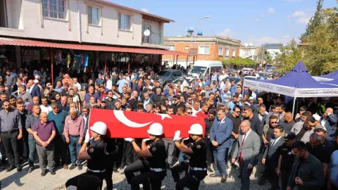 Kahramanmaraş Türkoğlu'nda silahlı kavgada ölen polis memuru Orçan defnedildi