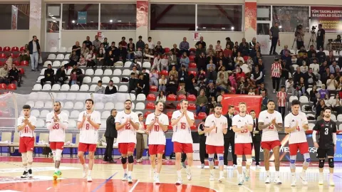 Kahramanmaraş’ta Efeler Ligi Heyecanı: Onikişubat Belediye Spor Sezonu Mağlubiyetle Açtı