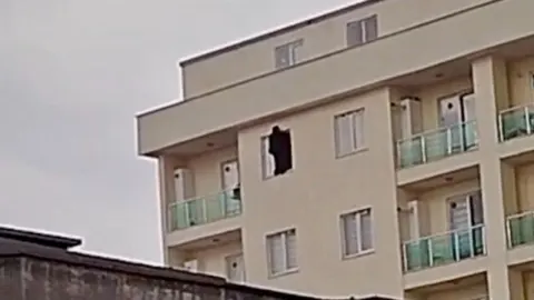 Kahramanmaraş’ta Penceredeki Kadın İçin Ekipler Harekete Geçti!