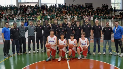 Kipaş İstiklal Basketbol Takımı Minik Taraftarlarla Buluştu