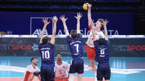 KUPA VOLEY’DE HEYECAN SÜRÜYOR