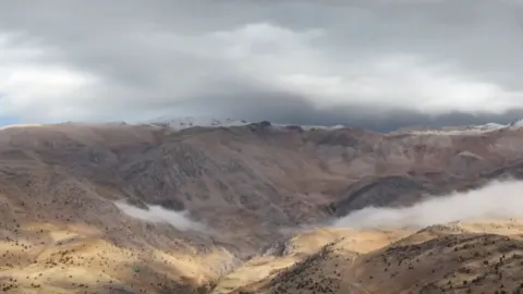 Nurhak Dağı’na Sezonun İlk Karı Düştü: Kuzey İlçelerinde Sağanak Etkili Oldu