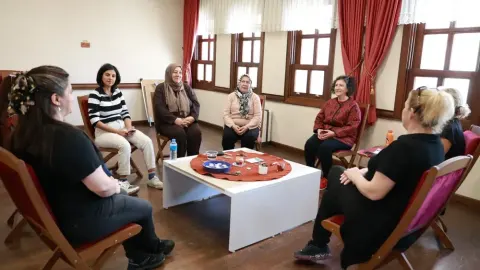 Osmangazi'de Meme Kanseri ile Mücadele Eden Kadınlar Dayanışma Çemberinde Buluştu