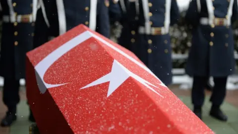 Pursaklar'daki kontrol noktasında acı olay: Şehit polis Ahmet Türkoğlu son yolculuğuna hazırlanıyor