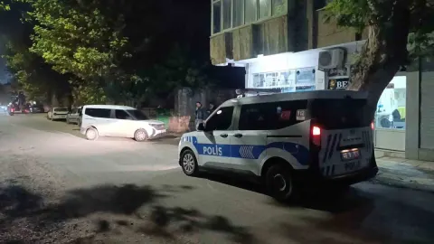 Selam söyledikleri kıza saldırdıktan sonra 75 bin lirasını gasp ettiler