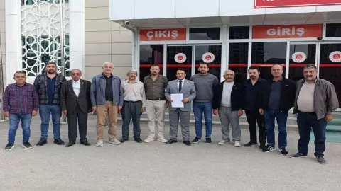 Yeni Parti İlçe Başkanı Onur Gürbüz mazbatasını aldı