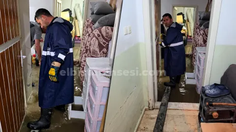 Yoğun yağış sonrası bir evi su bastı